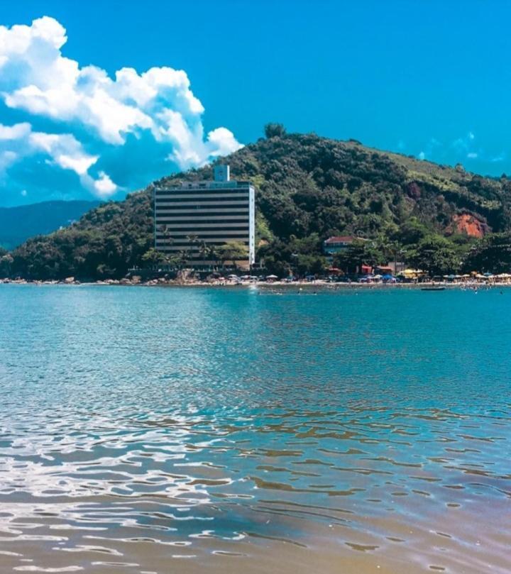Apartamento Dona Frida Prainha Com Wifi Pe Na Areia Caraguatatuba Luaran gambar